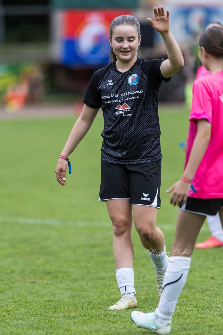 Bild 393 - Loewinnen Cup